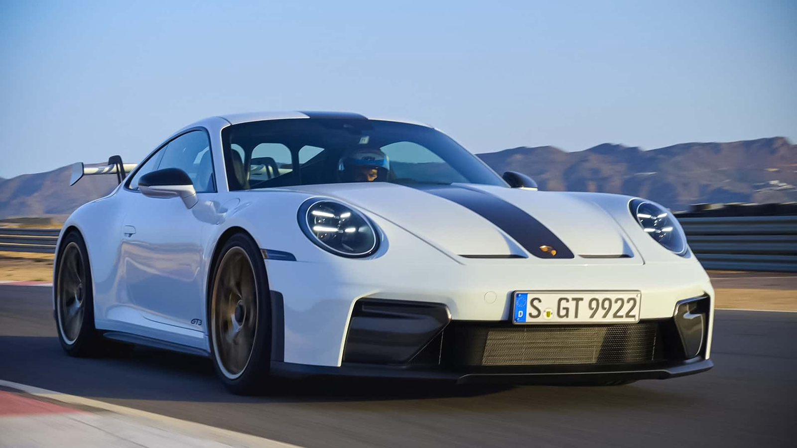 Πρεμιέρα για την ανανεωμένη Porsche 911 GT3